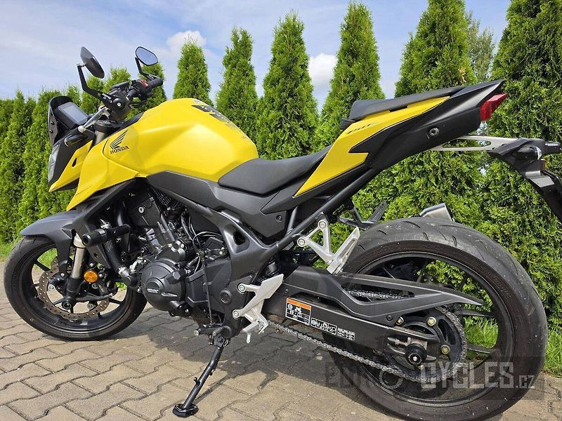 Honda CB 750 Hornet (2023) - fotka 12 z 19