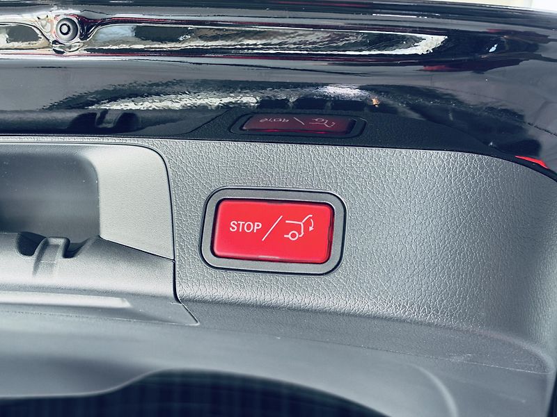 Mercedes-Benz GLB (2020) 220d 4M AMG PANO HUD TAŽNÉ - fotka 32 z 34