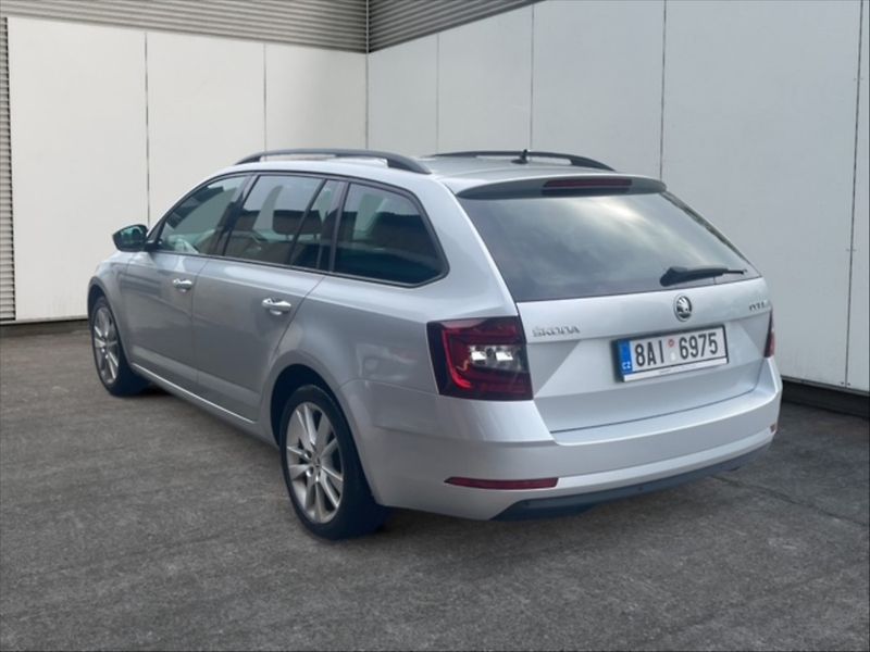 Škoda Octavia 2,0 TDI Style DSG - fotka 4 z 11