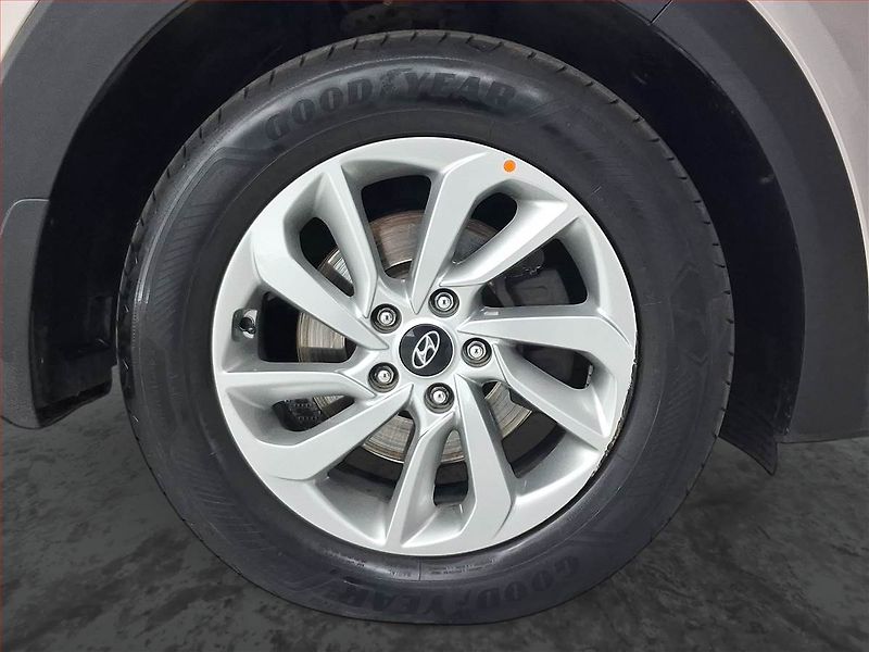 Hyundai Tucson (2019) 2.0 CRDi, 4X4, ČR,1.maj - fotka 15 z 20