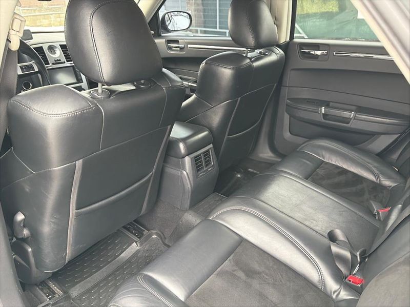 Chrysler 300C 3,0 160 KW SRT PACK - fotka 17 z 33