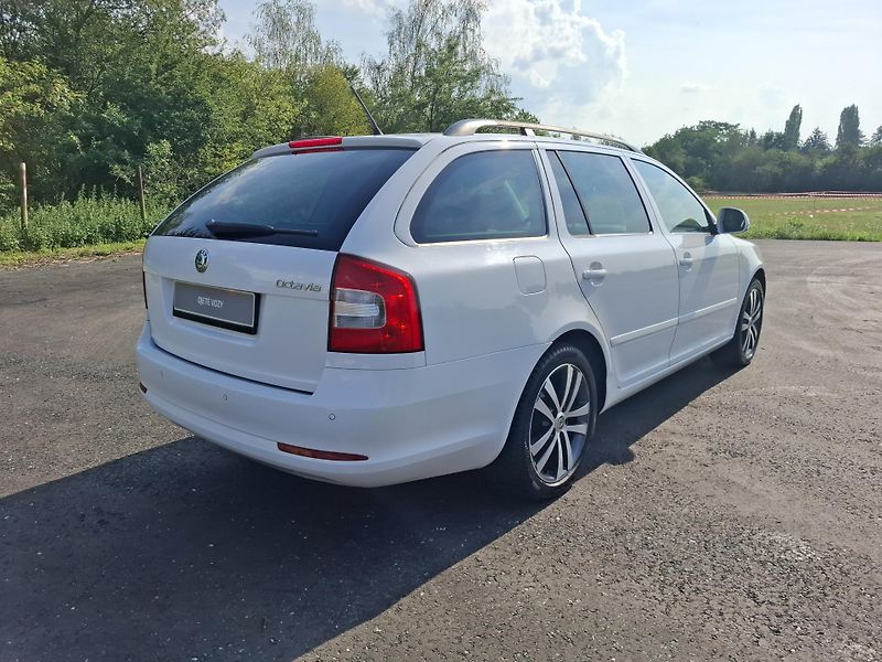 Škoda Octavia (2012) 1.2TSi 77kW,aut.klima,senzory - fotka 4 z 18