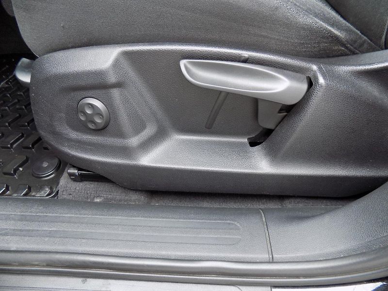 Audi Q5 (2010) 2.0TDI/4x4/Bi-xenon/LED/ - fotka 21 z 38
