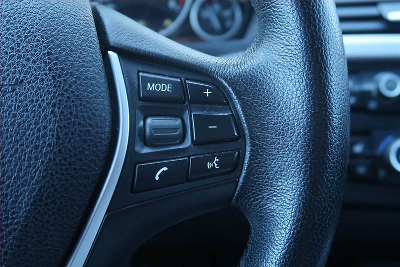 BMW Řada 3 (2015) 320 d xDrive, 4X4, Automat - fotka 21 z 24