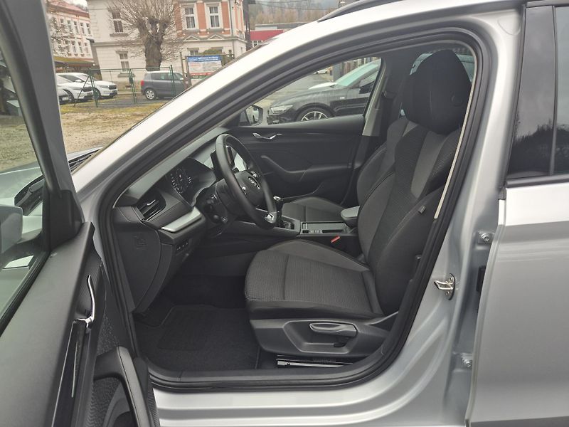 Škoda Octavia ZAMLUVENO ! 2,0TDi 85kw 17ALU - fotka 11 z 46