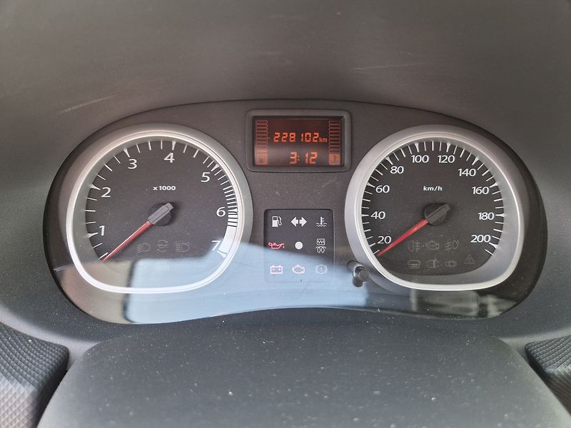 Dacia Duster 1.5dCi, 66kW, Klima, Tažné - fotka 11 z 28