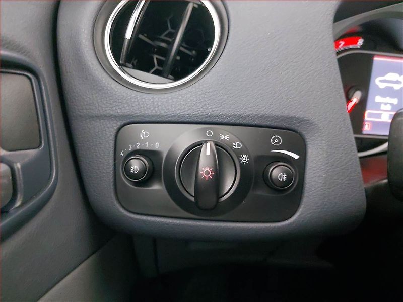Ford Mondeo (2007) 2.5 Duratec, Park. senzory - fotka 17 z 18