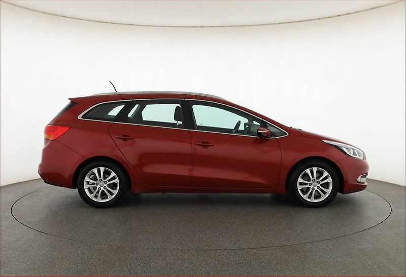 Kia Ceed (2014) 1.6 CRDi, ČR,1.maj, Serv.kniha - fotka 6 z 17