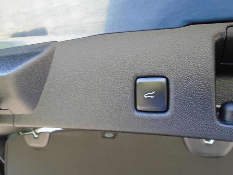 Ford Kuga 2,0EcoBlue 140kW AWD Vignale A - fotka 37 z 50