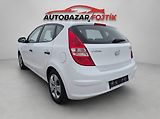 Hyundai i30 (2010) 1.4 CVVT 80KW klima - náhled 4
