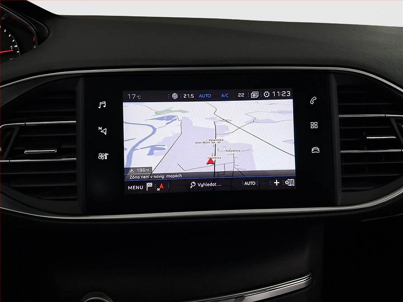 Peugeot 308 (2019) 1.5 BlueHDi, Automat - fotka 17 z 18