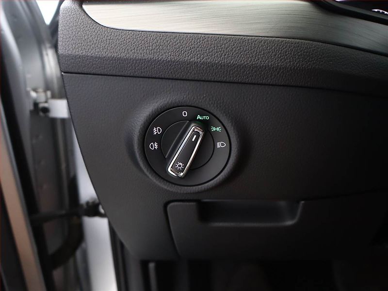 Škoda Superb (2015) Ambition 2.0 TDI, Automat - fotka 17 z 19