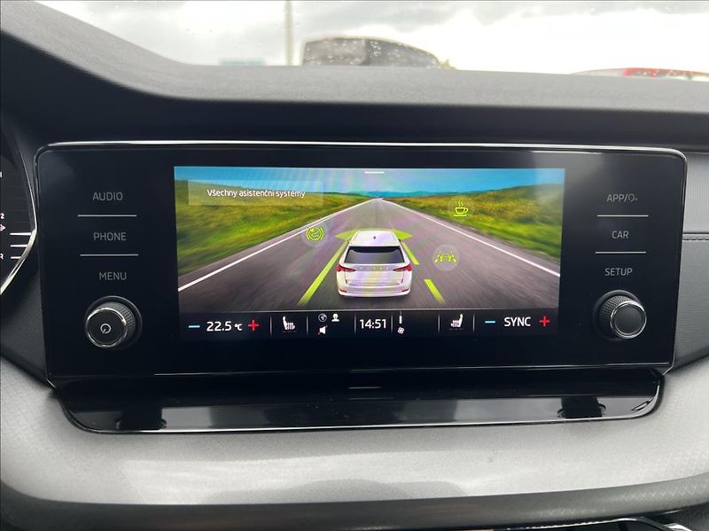 Škoda Octavia 2,0 TDI 85kW Ambition Combi - fotka 26 z 30