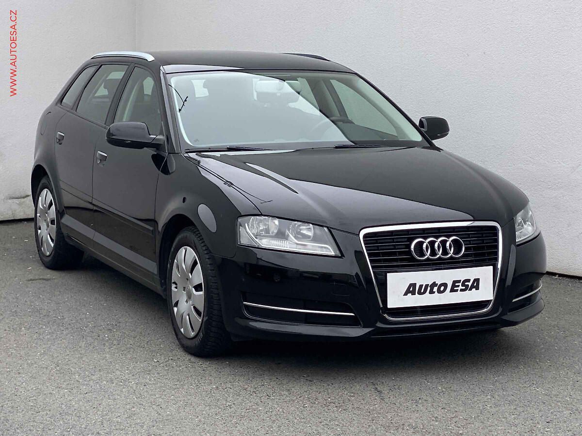 Audi A3 1.6i, AC, tempo, park.asist