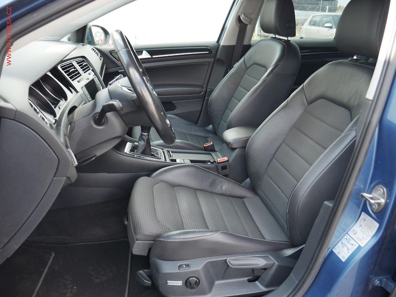 Volkswagen Golf (2015) 2.0TDi, 1.maj,ČR, Highline - fotka 9 z 22