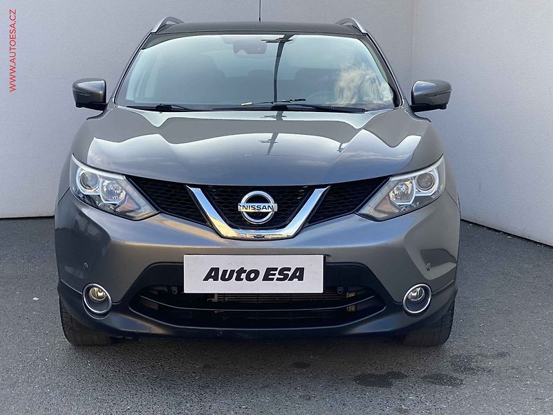 Nissan Qashqai (2015) 1.2 DiG-T, Acenta, panor - fotka 2 z 18