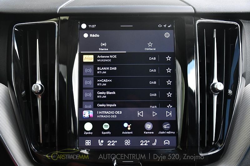 Volvo XC60 2.0T8 R-Desing RECHARGE - fotka 39 z 54