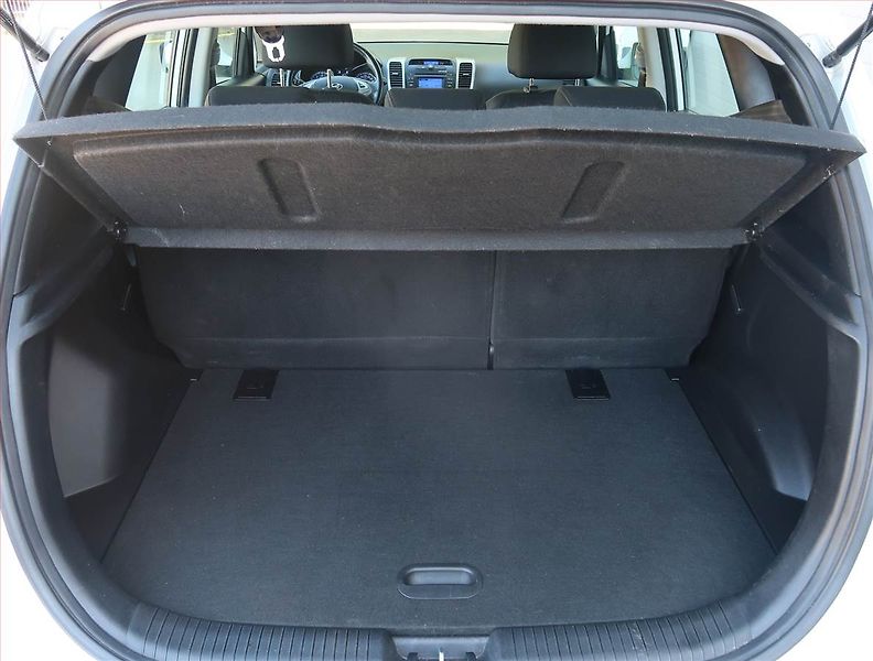 Hyundai ix20 (2014) 1.4 CVVT, ČR,1.maj - fotka 13 z 15