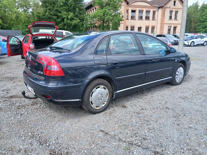 Citroën C5 2.0 HDI, klima - fotka 7 z 26