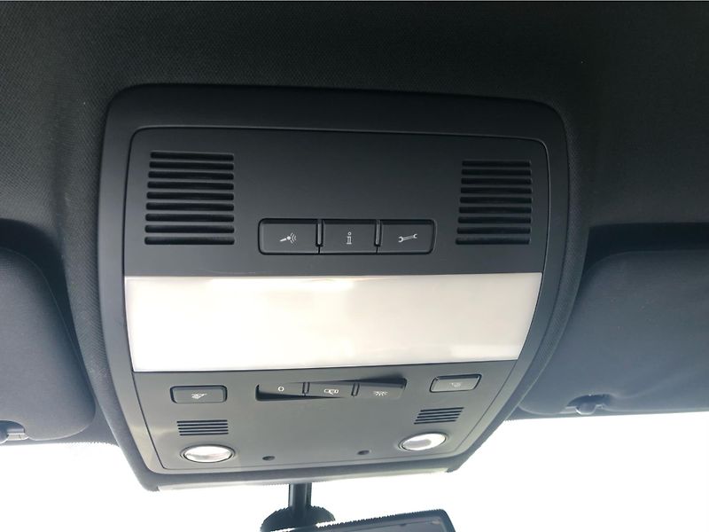 Volkswagen Touareg 3,0TDi 180kW - fotka 24 z 30