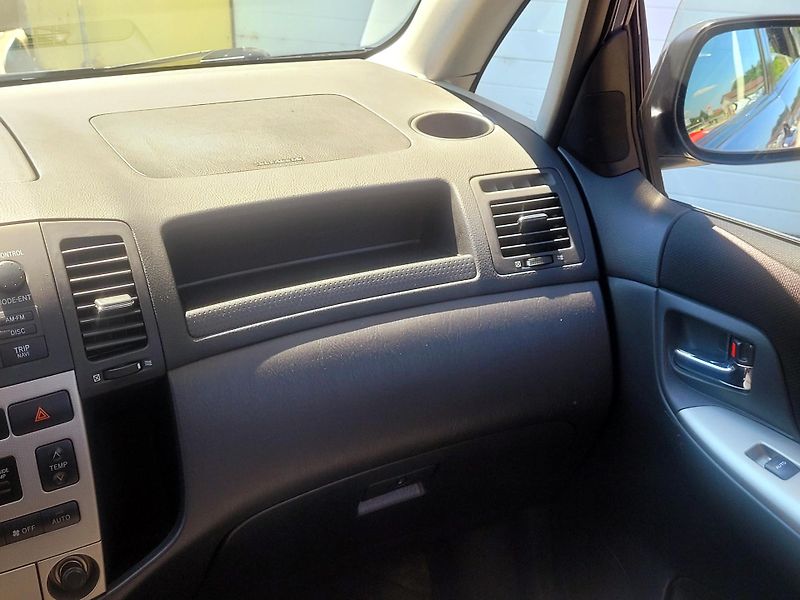 Toyota Corolla Verso 2,0 D-4d AUT.KLIMATIZACE - fotka 34 z 43