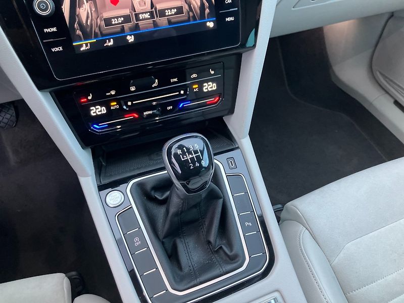 Volkswagen Passat Variant (2020) 2.0TDI 110kW ELEGANCE/KŮŽE,ČR/ - fotka 26 z 29