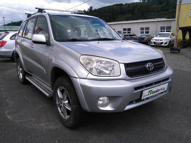 Toyota RAV4 2,0i /110 kW/ 4x4 - fotka 2 z 23