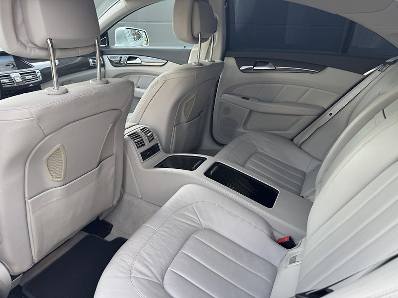 Mercedes-Benz CLS (2014) 350 CDI, 4Matic, AMG - fotka 43 z 64