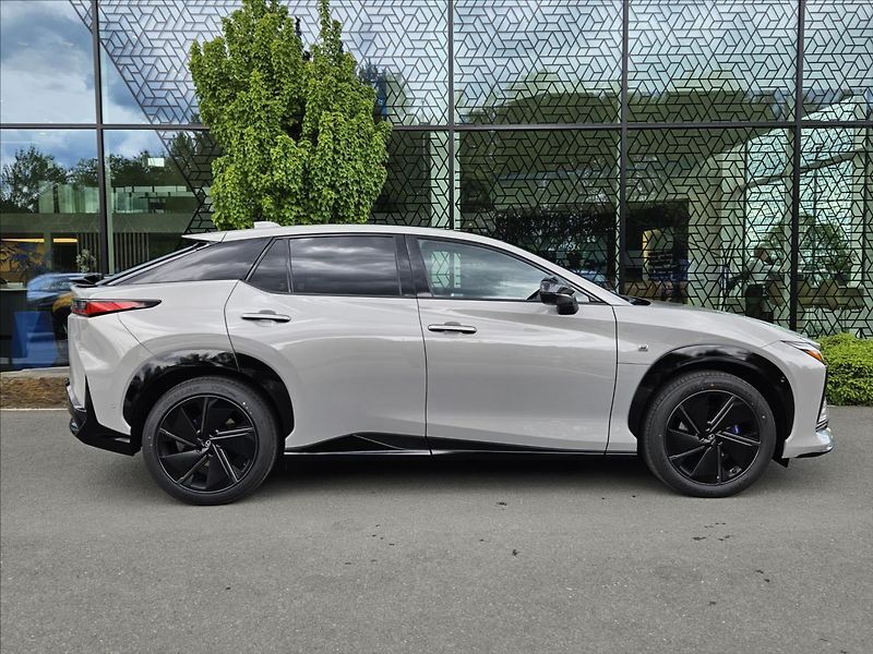 Lexus RZ550e 0,0 F SPORT Luxury - fotka 4 z 16