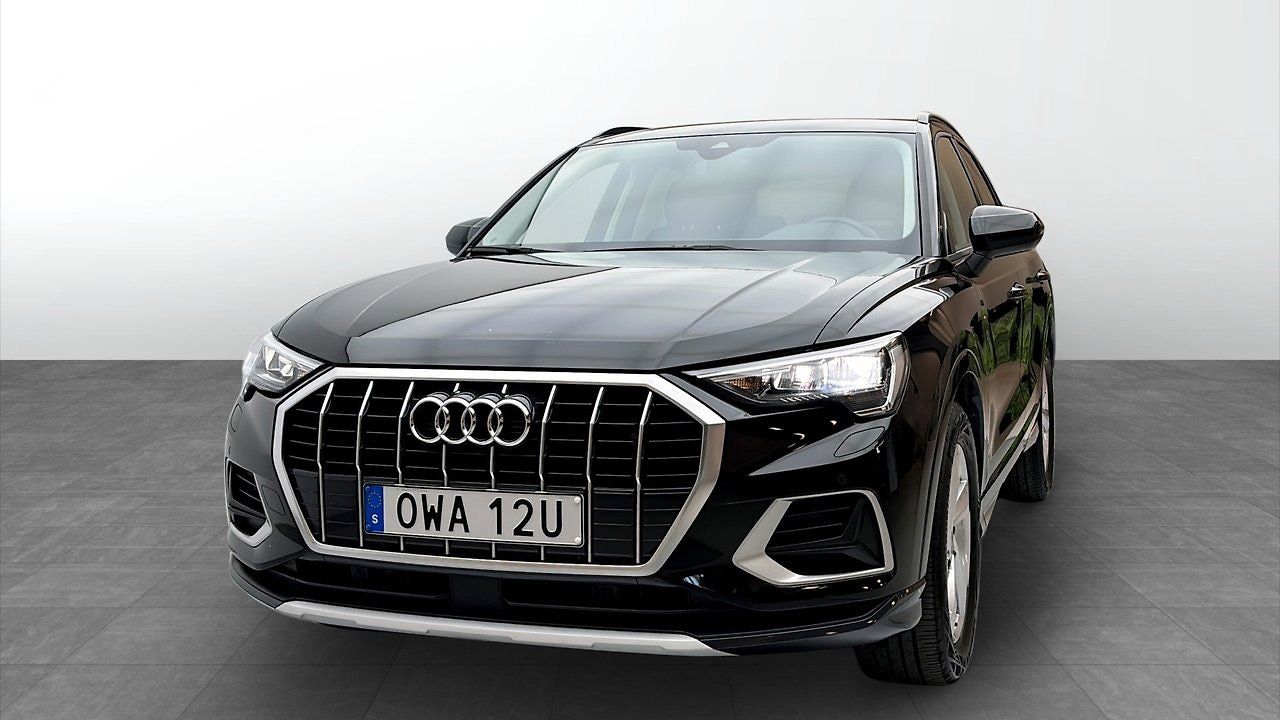 Audi Q3 35TFSI S Tronic Cockpit LED