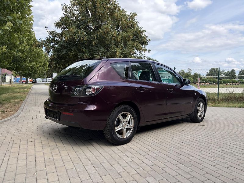 Mazda 3 1.6 Sport Active - fotka 9 z 29