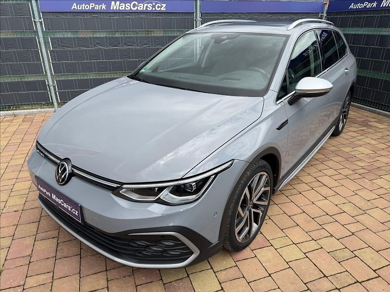 Volkswagen Golf VIII 2.0 TDI Alltrack 4Motion/ - fotka 4 z 29