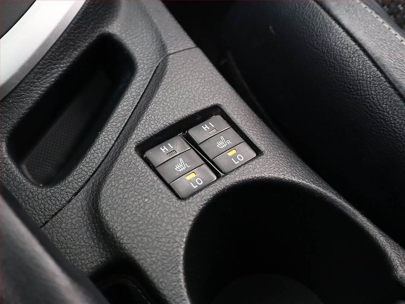 Toyota Auris (2013) Hybrid, Automat, Serv.kniha - fotka 16 z 21