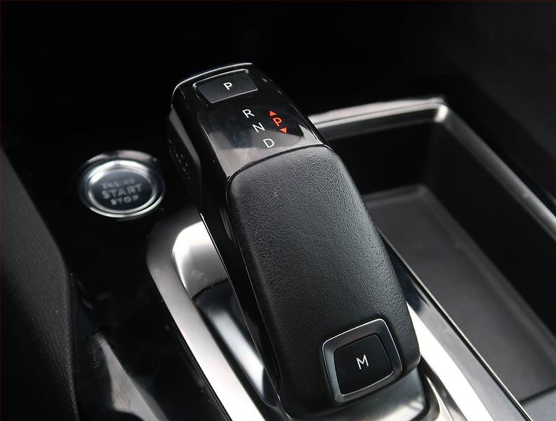 Peugeot 3008 (2022) GT 1.2 PureTech, Automat,Masáž - fotka 13 z 22