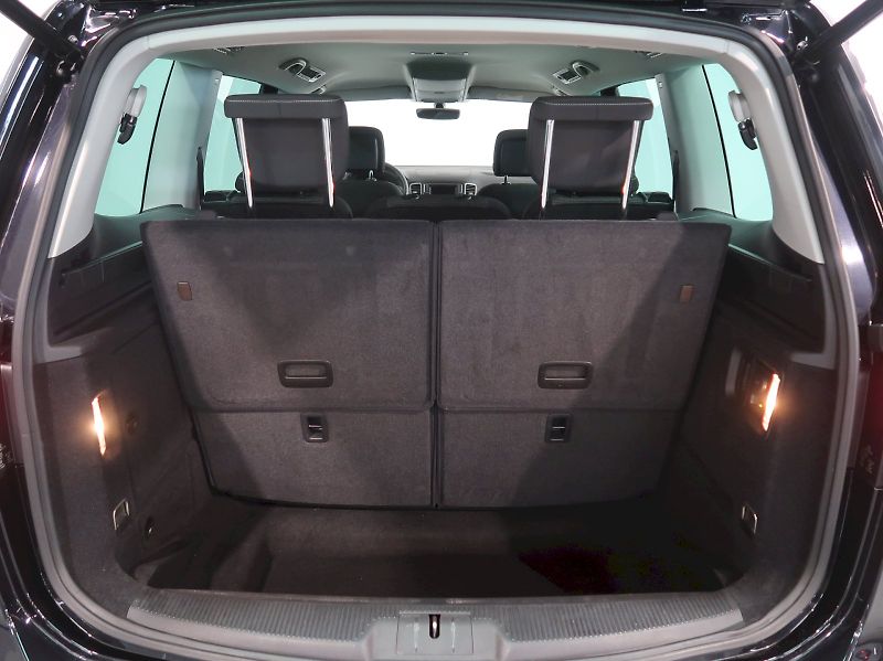 Volkswagen Sharan (2016) HIGHLINE 2.0TDI 110KW DSG 7MÍS - fotka 33 z 36