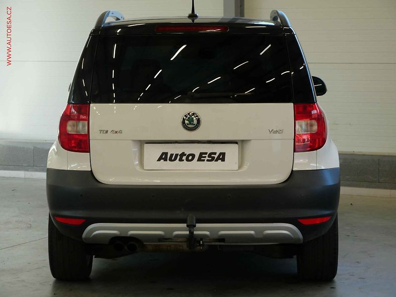 Škoda Yeti (2012) 2.0 TDI 4x4, ČR, DSG, panor. - fotka 5 z 23