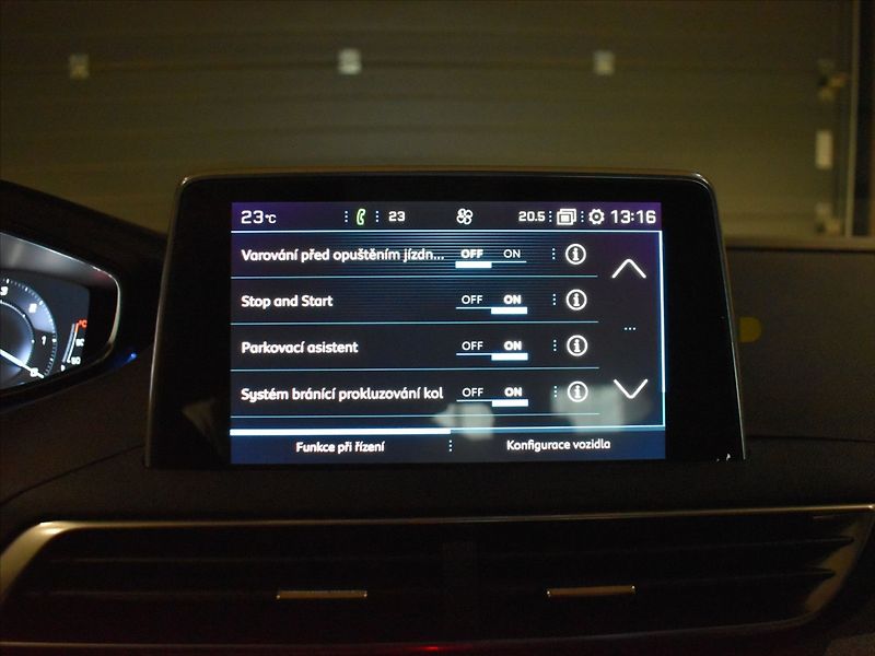 Peugeot 5008 1,5 HDI Allure Tažné,panorama - fotka 22 z 23