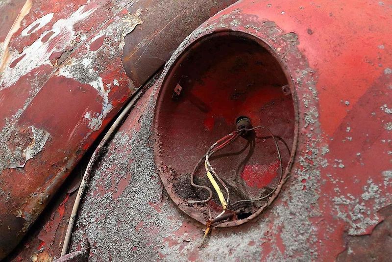 01 - Automobilový nadšenec a sběratel Jaromír Kostlivý otevřel ve Stodu u Plzně nové muzeum veteránů věnované vozům značek Volkswagen Brouk a Porsche. Návštěvníci uvidí naleštěné brouky i auta v procesu renovace, expozice čítá na 40 vozů.