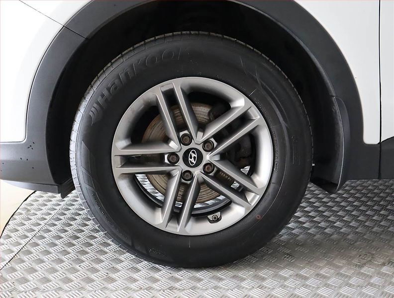 Hyundai Santa Fe (2018) 2.4 GDI, 4X4, ČR,1.maj - fotka 15 z 20