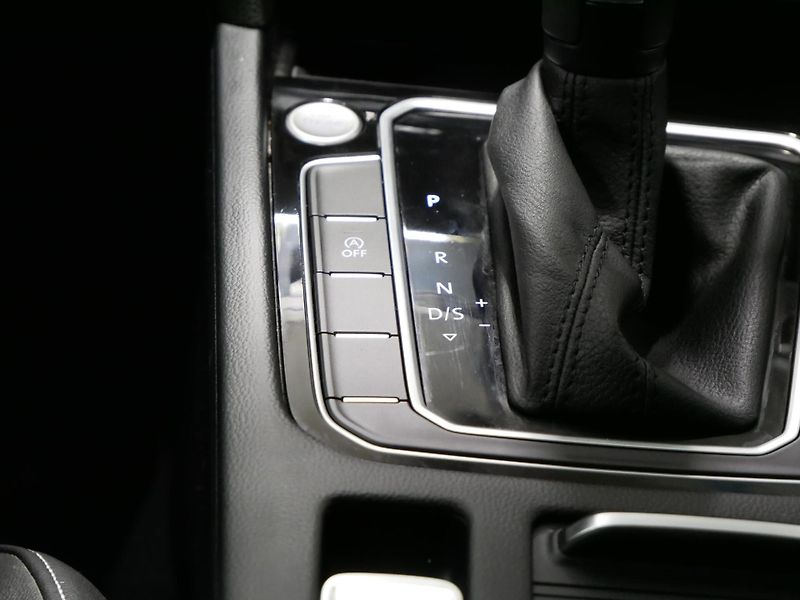 Volkswagen Passat - fotka 13 z 25