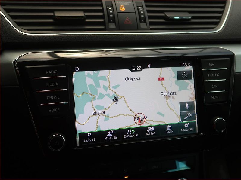 Škoda Superb (2016) Ambition 2.0 TDI, Navi - fotka 11 z 16