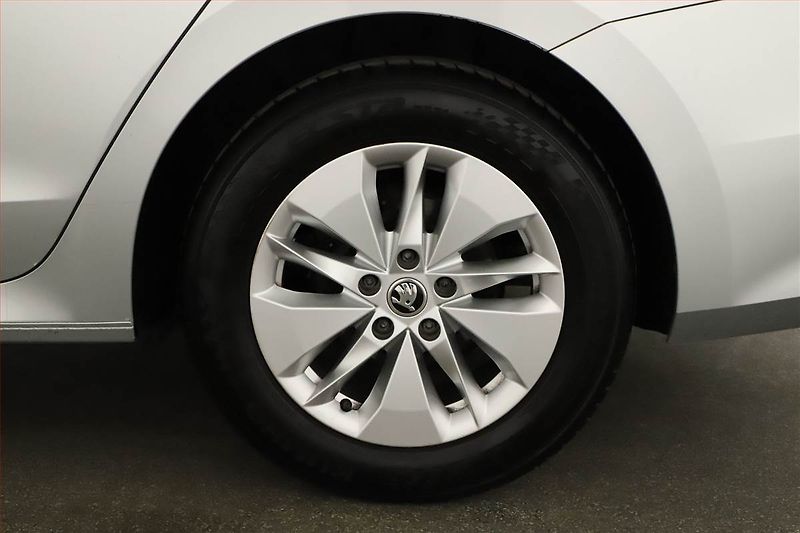 Škoda Octavia (2022) Ambition 2.0 TDI, ČR,1.maj - fotka 12 z 19