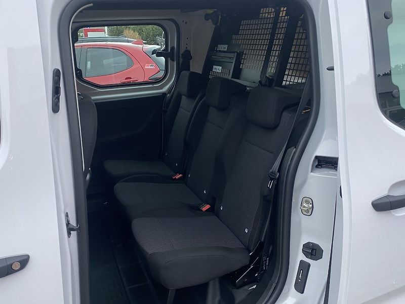 Toyota ProAce City 1.5 Diesel 130 5D CrewCab Long - fotka 12 z 26