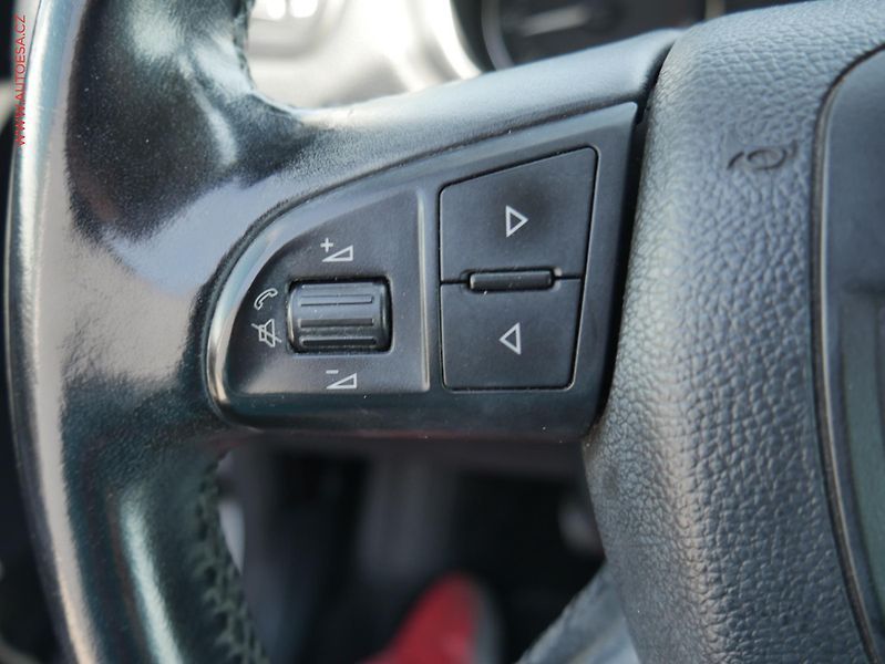 Škoda Fabia (2012) 1.2 TSi, Ambition - fotka 15 z 19
