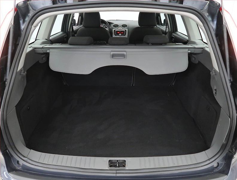 Ford Focus (2009) 1.6 16V, nová STK, servisované - fotka 13 z 14