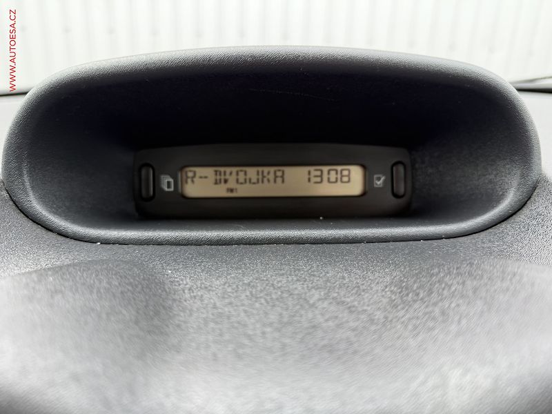 Citroën C3 (2003) 1.4i, Klima - fotka 11 z 15