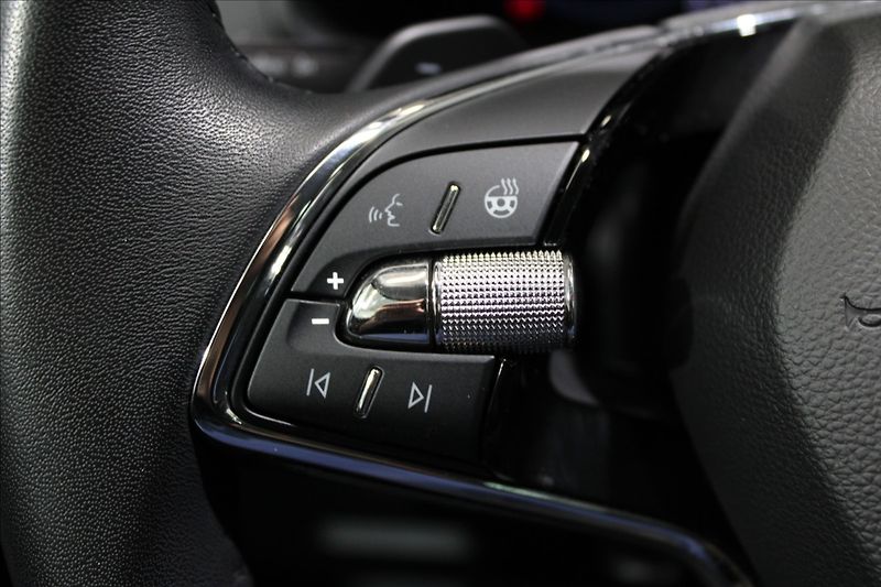Škoda Karoq 2,0 TDI DSG style 1.maj, CZ - fotka 18 z 33