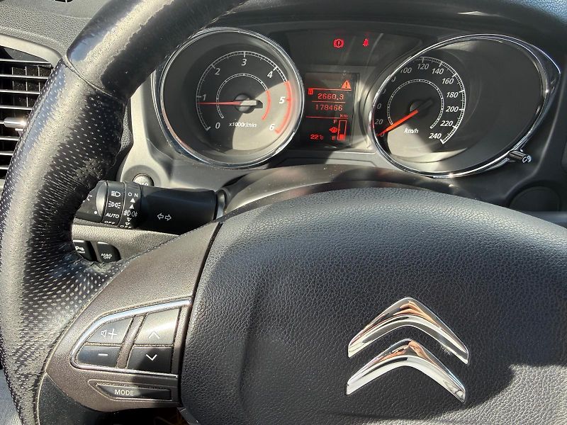 Citroën C4 Aircross 1.6 HDi Tendance 4WD - fotka 17 z 26