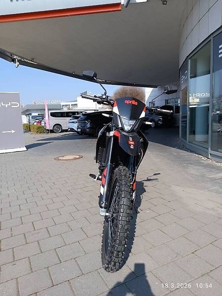 Aprilia RX 125 (2025) Varanus Black (sleva 16.000.-) - fotka 2 z 9