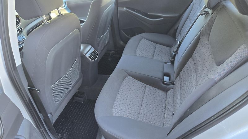 Hyundai Ioniq ELECTRIC DRIVE 88KW STYLE  - fotka 18 z 48